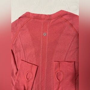 Lululemon Swiftly Tech Long Sleeves coral Top size 6

26.5" long